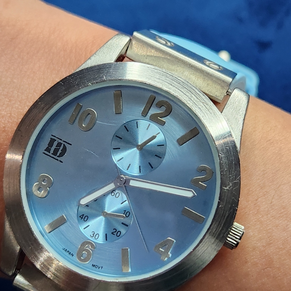 ID Y2K Sky Blue Watch - Picture 4 of 5